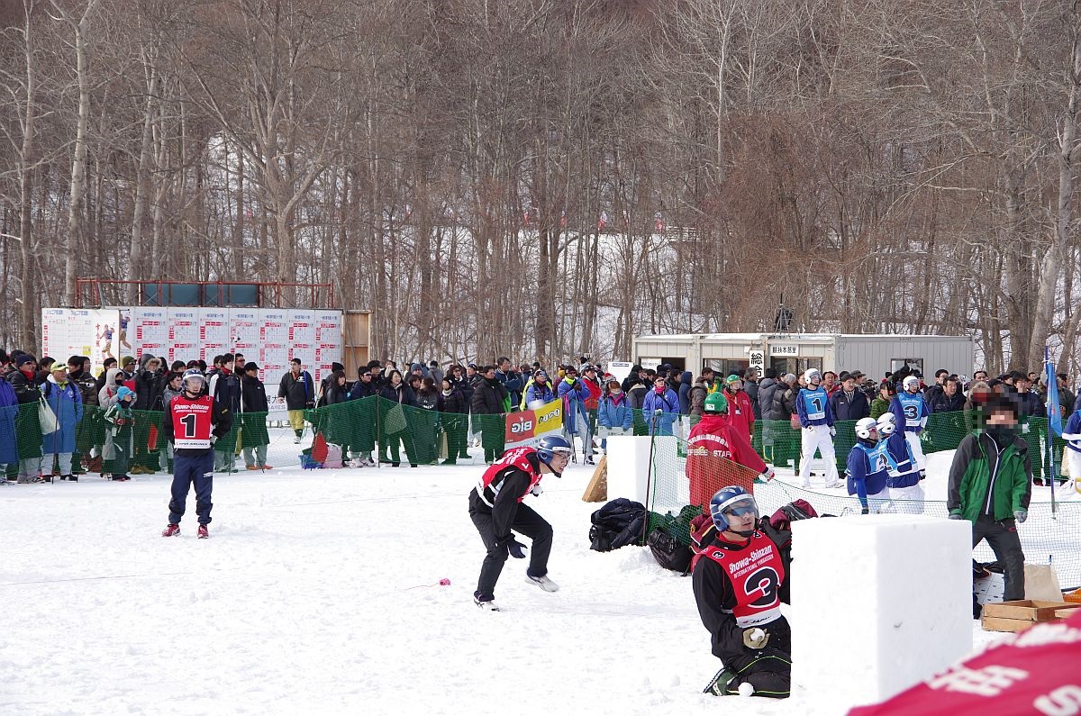 昭和新山国際雪合戦の試合中の様子